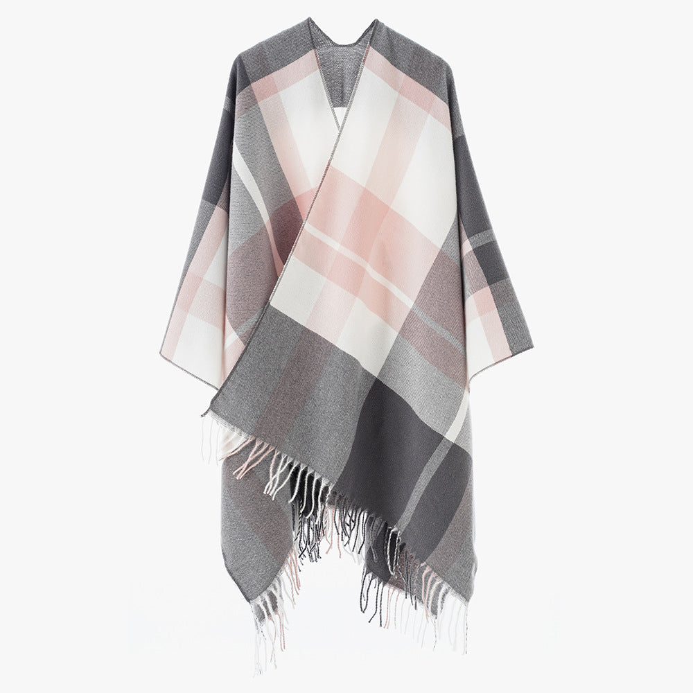 Damen Oversize-Karoponcho aus weichem Wollmix mit Fransensaum – Célinea