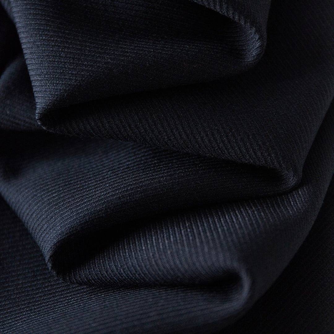 Damen Hochtaillierte, leicht konisch geschnittene Hose mit Umschlagbund und Eingrifftaschen Echo Archiv