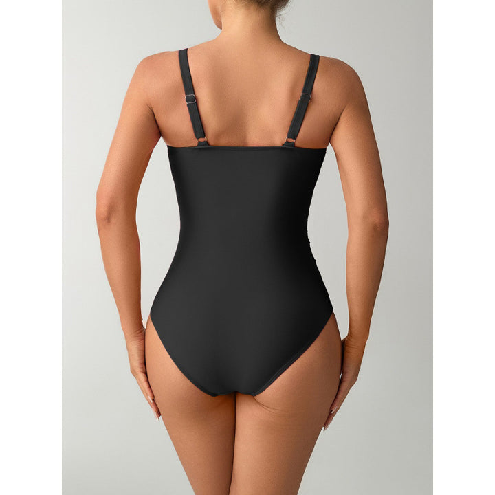 Damen Einteiler Badeanzug mit raffinierten Schmuckdetails und figurformendem Design Echo Archiv
