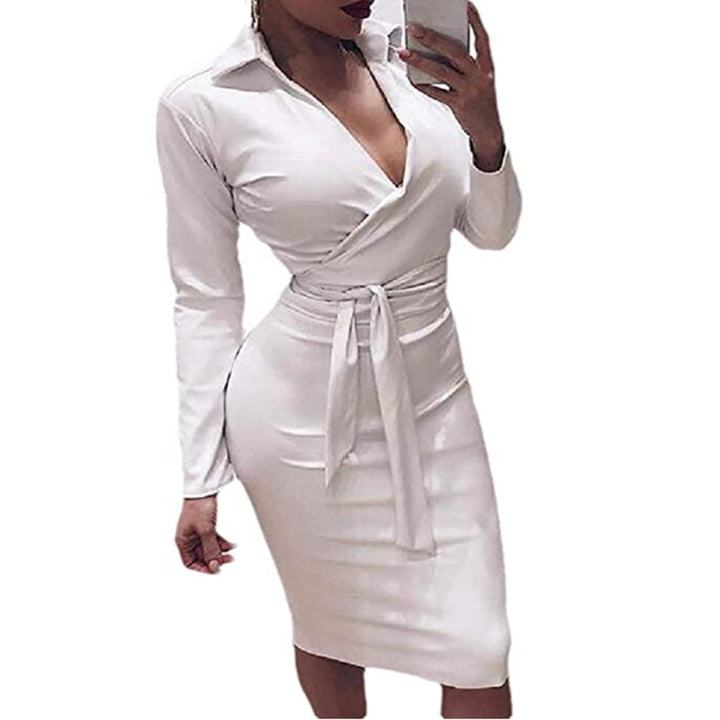 Damen Wickelkleid mit eleganter Schnittführung und Taillengürtel Echo Archiv