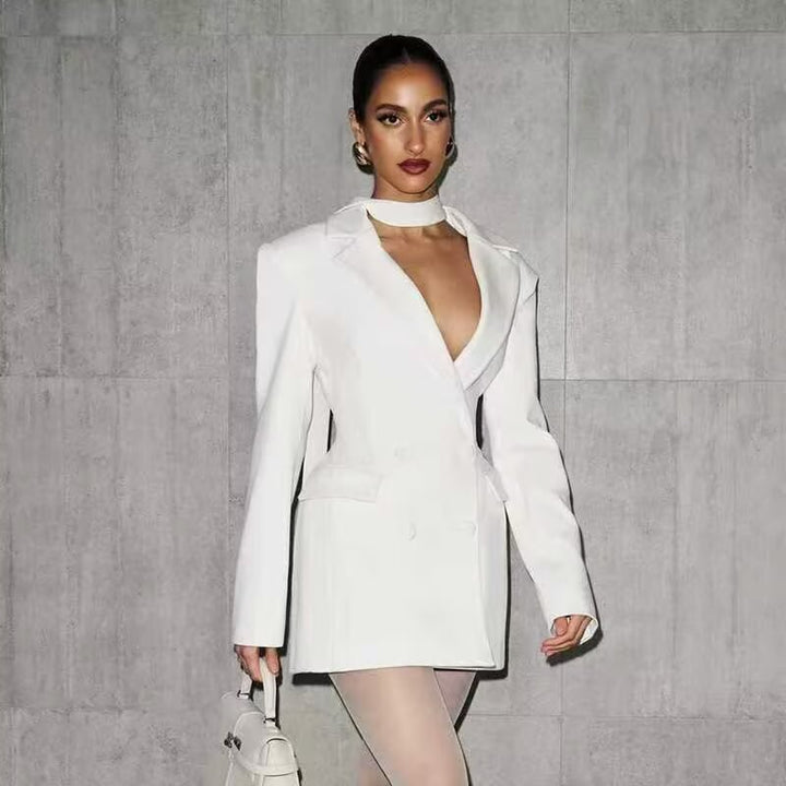 Damen Doppelreihiger Longline-Blazer mit Taillenabnähern und Pattentaschen Echoarchiv
