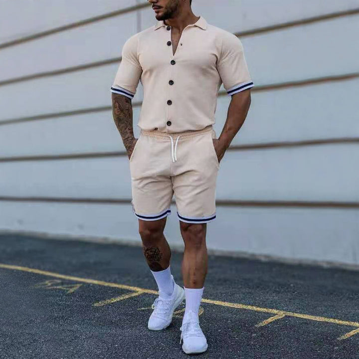 Herren Sportliches Kurzarmhemd mit passender Shorts Echoarchiv