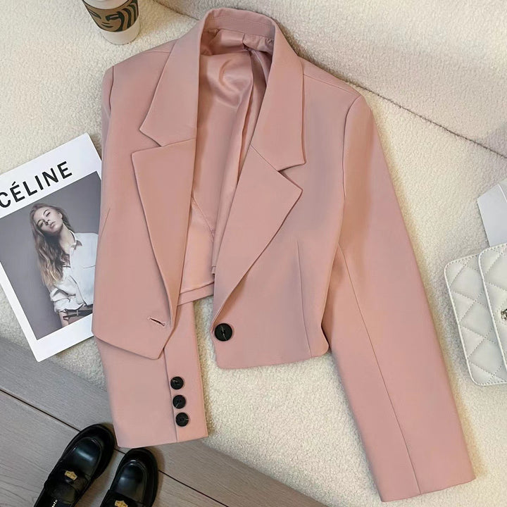 Damen nan kurzer taillierter Blazer mit markantem Revers und Ein-Knopf-Verschluss Echo Archiv