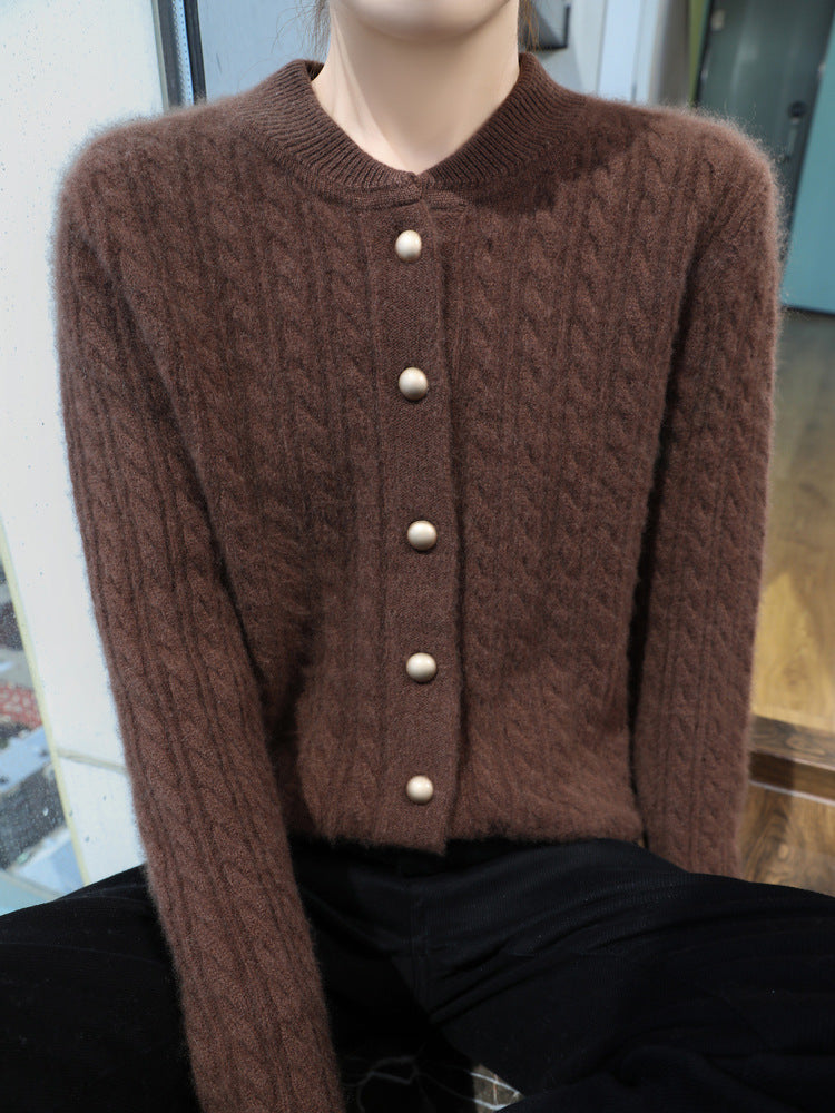 Damen Leichter Zopfstrick-Cardigan in Mohair‑Optik mit dekorativen Perlmuttknöpfen Echoarchiv