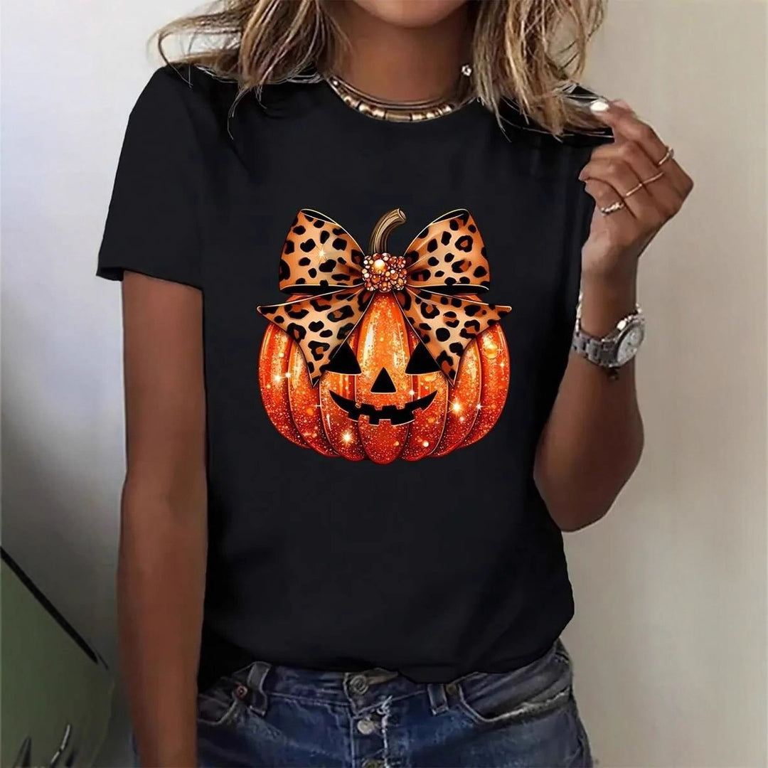 Damen T-Shirt mit stylischem Kürbis-Motiv und aufregendem Animal-Print Echo Archiv