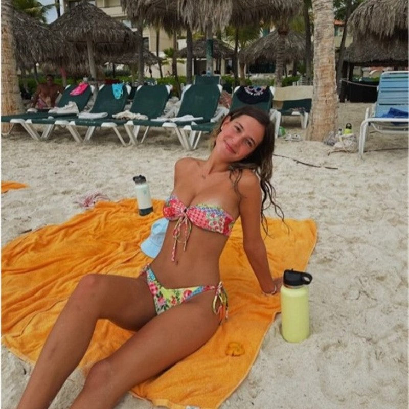 Damen Bikini-Set mit trendigem Patchwork-Muster und verspielten Krawatten Echo Archiv