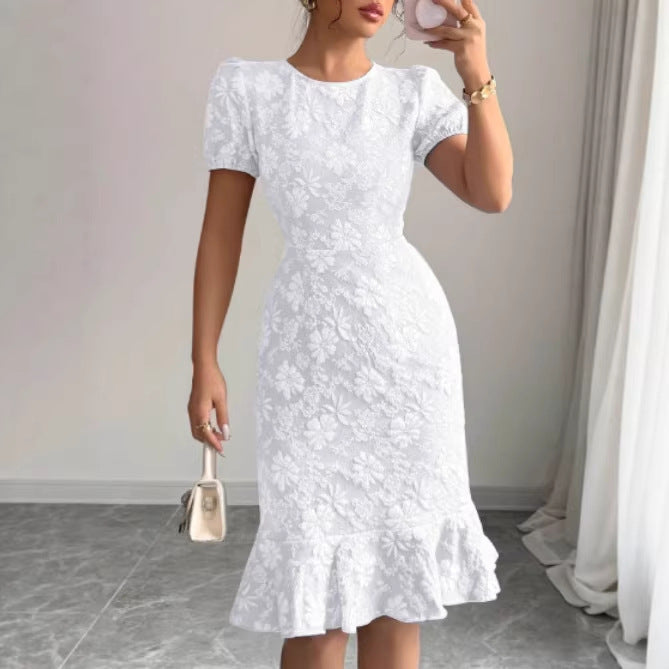 Damen Kleid mit floralem Spitzenmuster und fließendem Saum Echo Archiv