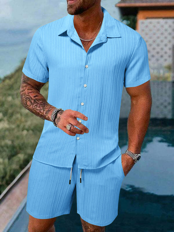 Herren Kurzarm Hemd und Shorts im Streifenlook Echoarchiv