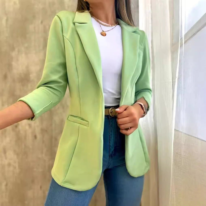 Damen eleganter Blazer mit tailliertem Schnitt und praktischen Taschen – Valéne