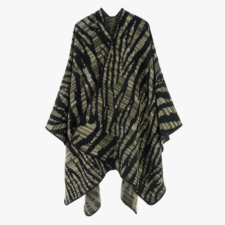 Damen Grobstrick‑Poncho im Cape‑Schnitt mit Zebra‑Jacquard und offener Kimonoärmelung – Célinea