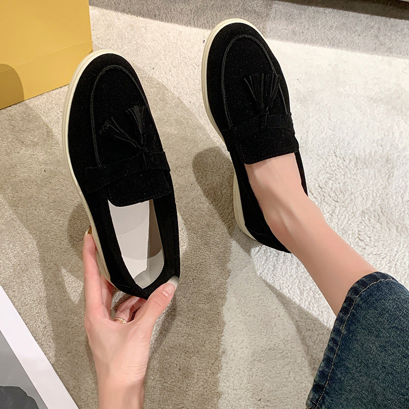 Damen Slipper mit Quasten aus Veloursleder und rutschfester Gummisohle Echo Archiv