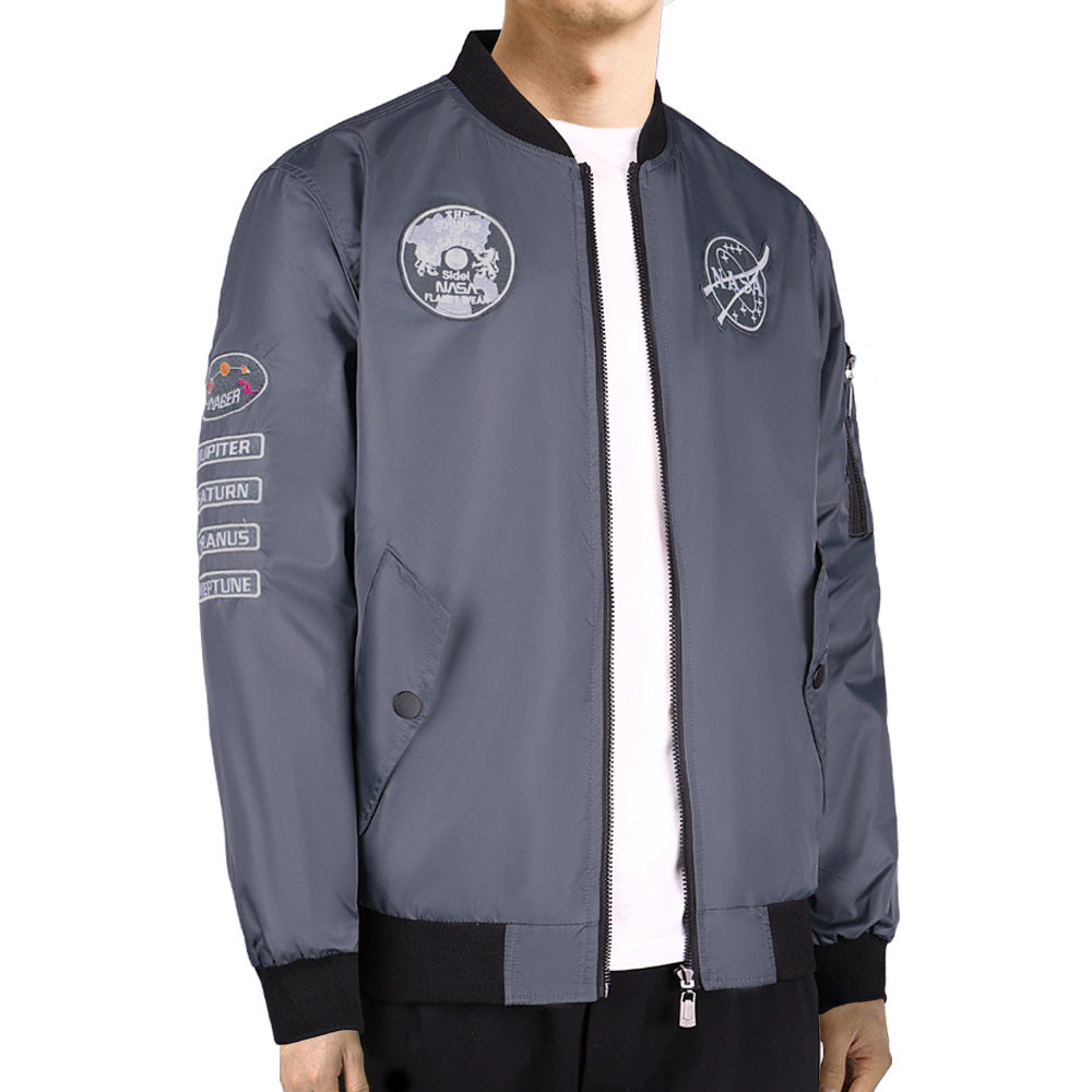 Herren  bestickte Raum-Patch glänzende Shell Bomberjacke mit bedrucktem Innenfutter und Ärmel-Reißverschluss-Nutztasche Echo Archiv