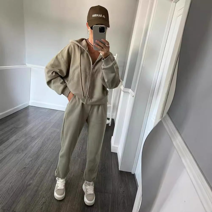 Damen lässiges Kapuzen-Sweatshirt und Jogginghose Set in Oversize-Passform mit Reißverschluss und Kängurutasche – Avérine