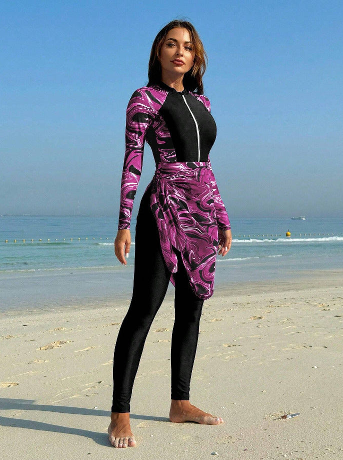 Damen Sportlicher Badeanzug mit elegantem Wickelrock Echo Archiv