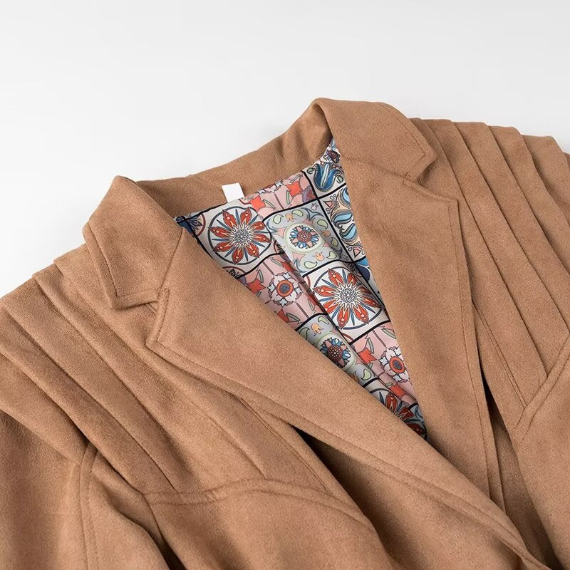 Damen nan taillierte Veloursoptik Blazerjacke mit Bindegürtel, betonter Schulter und gemusterter Innenfütterung Echo Archiv