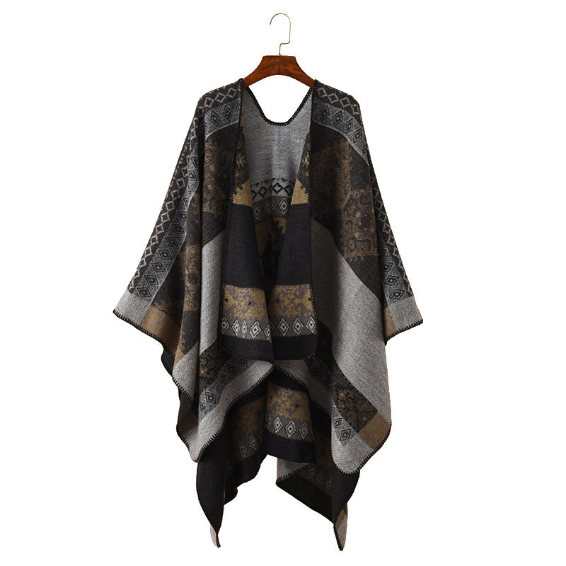 Damen Oversize Strickponcho mit folklorischem Jacquardmuster – Avérine
