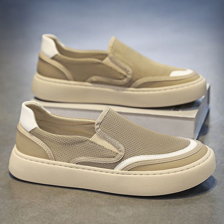 Herren Minimalistischer Strick-Slip-On mit reflektierenden Details und Komfortplateau Echoarhiv