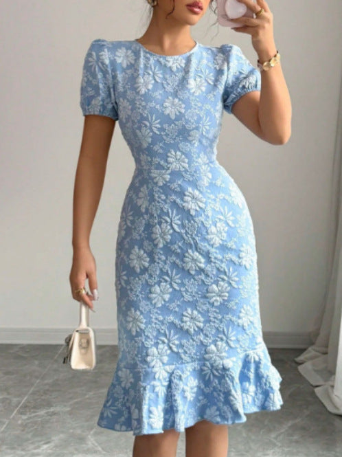 Damen Kleid mit floralem Spitzenmuster und fließendem Saum Echo Archiv