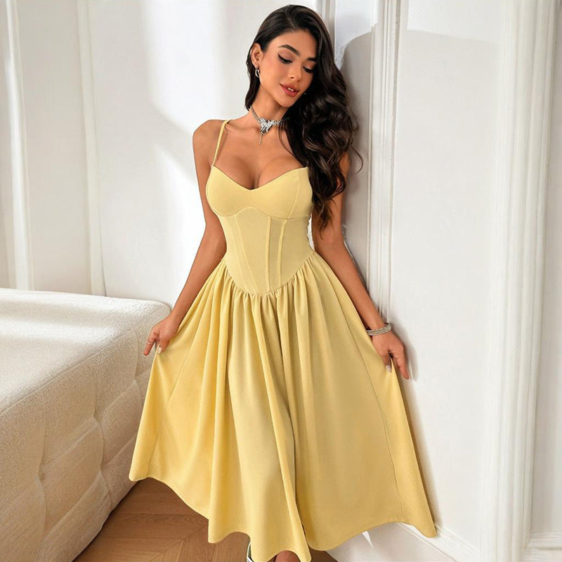 Damen elegantes Maxikleid mit taillierter Silhouette und feinen Trägern Echo Archiv