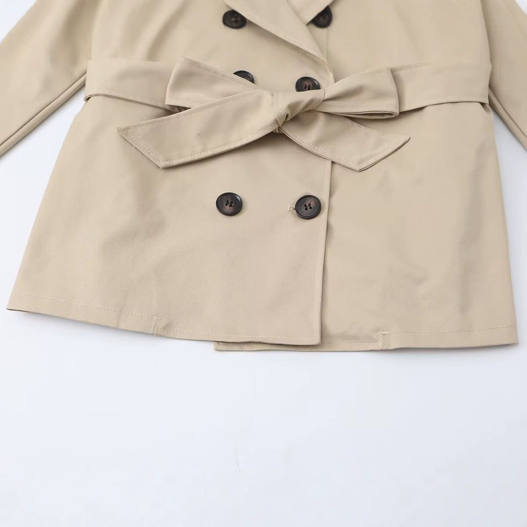Damen Kurzer Taillierter Trench‑Blouson mit Kapuzenkragen, Schleifenbindegürtel und Raglanärmeln Echo Archiv
