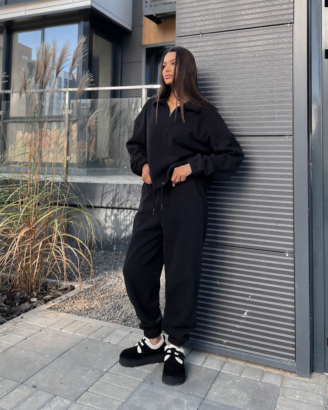 Damen Ultraweiches Fleece-Relaxset mit Stehkragen, halbem Reißverschluss und elastischer Schlupfhose – Avérine