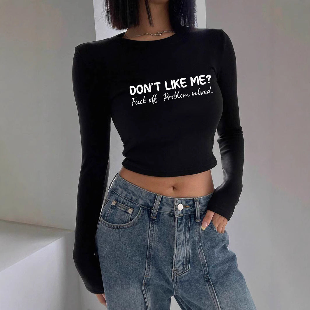 Damen figurbetontes langärmeliges Cropped-Shirt mit fotorealistischer Lippen-Collage und schmaler Passform – Avérine