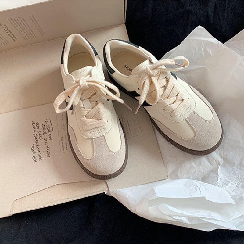 Damen Sneakers im sportiven Retro-Design mit feinem Wildleder und strapazierfähiger Sohle Echo Archiv
