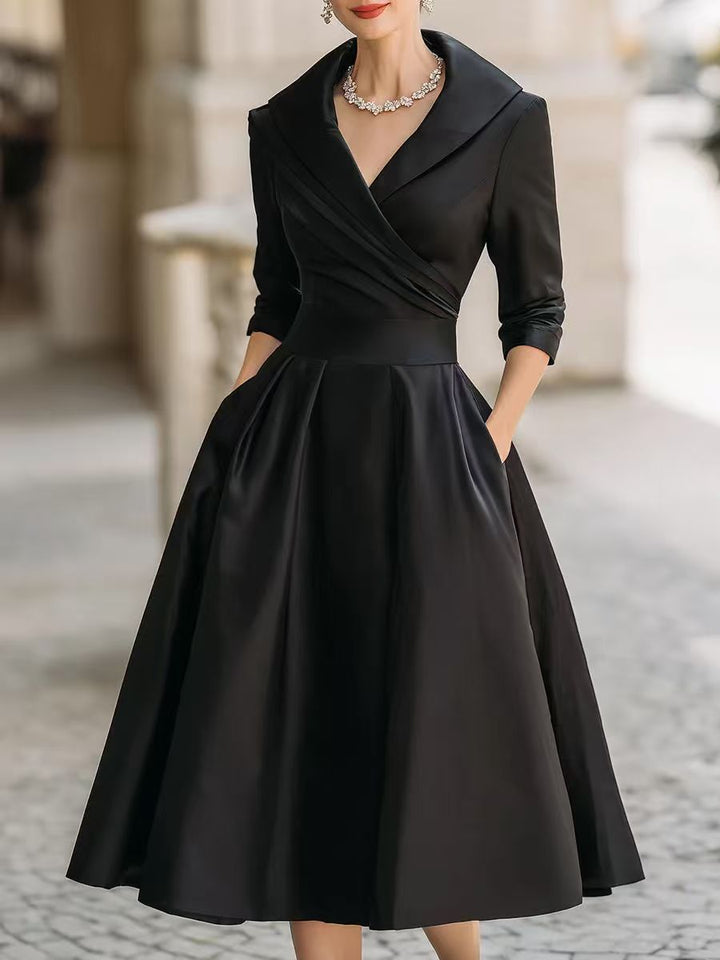 Damen nan elegantes Midikleid mit Wickeloberteil, Dreiviertelärmeln und Eingrifftaschen Echo Archiv