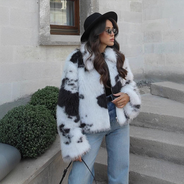 Damen Kurz geschnittener Faux‑Fur‑Bomber mit Fleckenmuster Echoarchiv