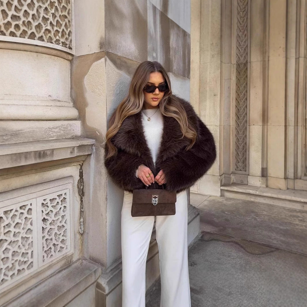 Damen Kurze Cropped Kunstpelzjacke mit voluminösem Schalkragen Echo Archiv