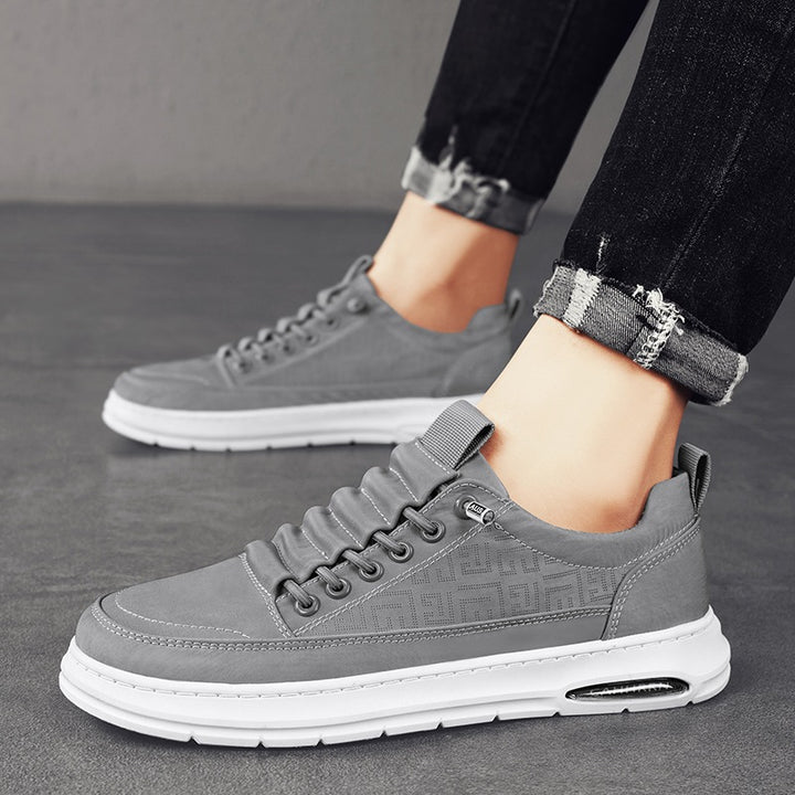 Herren Leichte Sneaker mit niedrigem Schnitt, geprägtem Muster, luftgepolsterter Sohle und gepolstertem Einstieg Echoarchiv