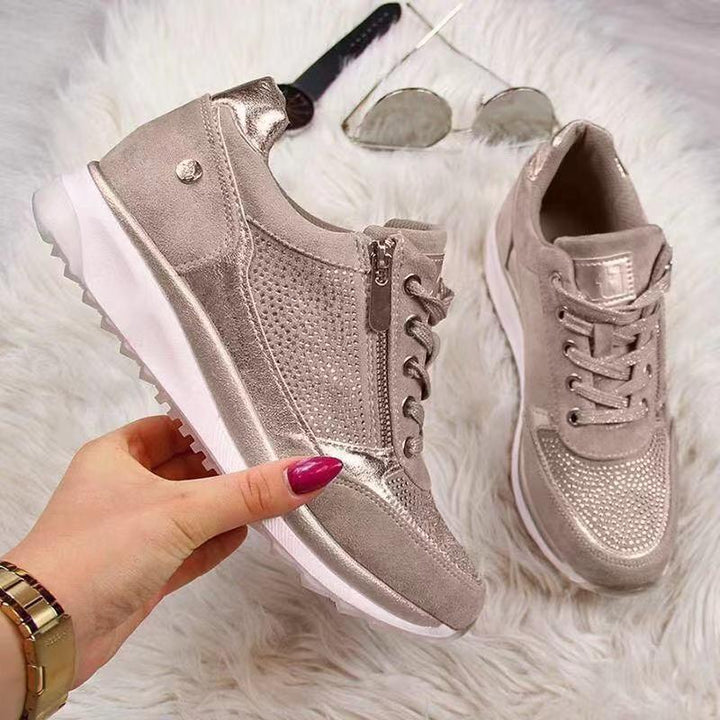 Damen Bequeme Plateausneaker mit Reißverschluss Netzgewebe- und Wildlederdetails stoßdämpfender Komfortsohle – Névara