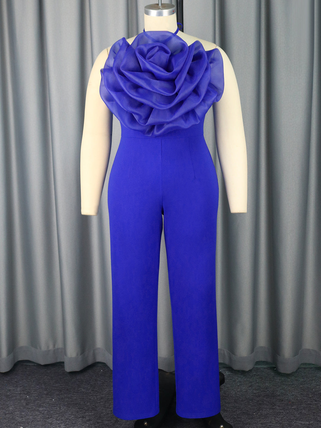 Damen eleganter Jumpsuit mit voluminösem Blumenkragen Echo Archiv