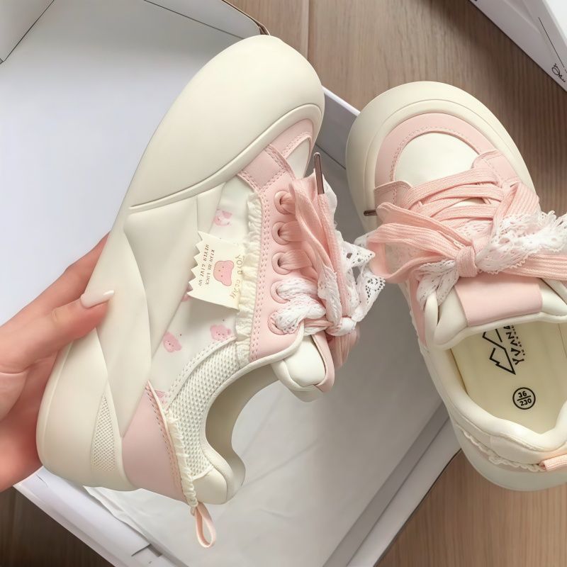 Damen Sneakers mit dekorativen Rüschen und verspielten Schleifen Echo Archiv