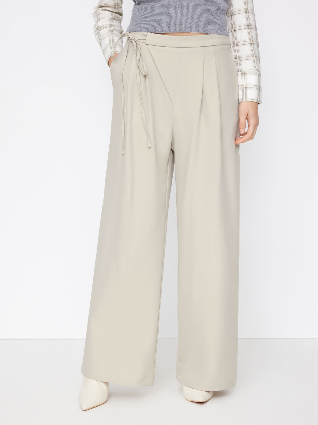 Damen Weite Nadelstreifen-Hose mit Wickel-Taille – Avélisse