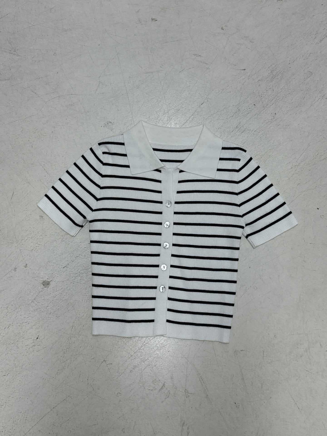 Damen Kurzarmshirt mit klassischem Polokragen und gestreiftem Design Echo Archiv