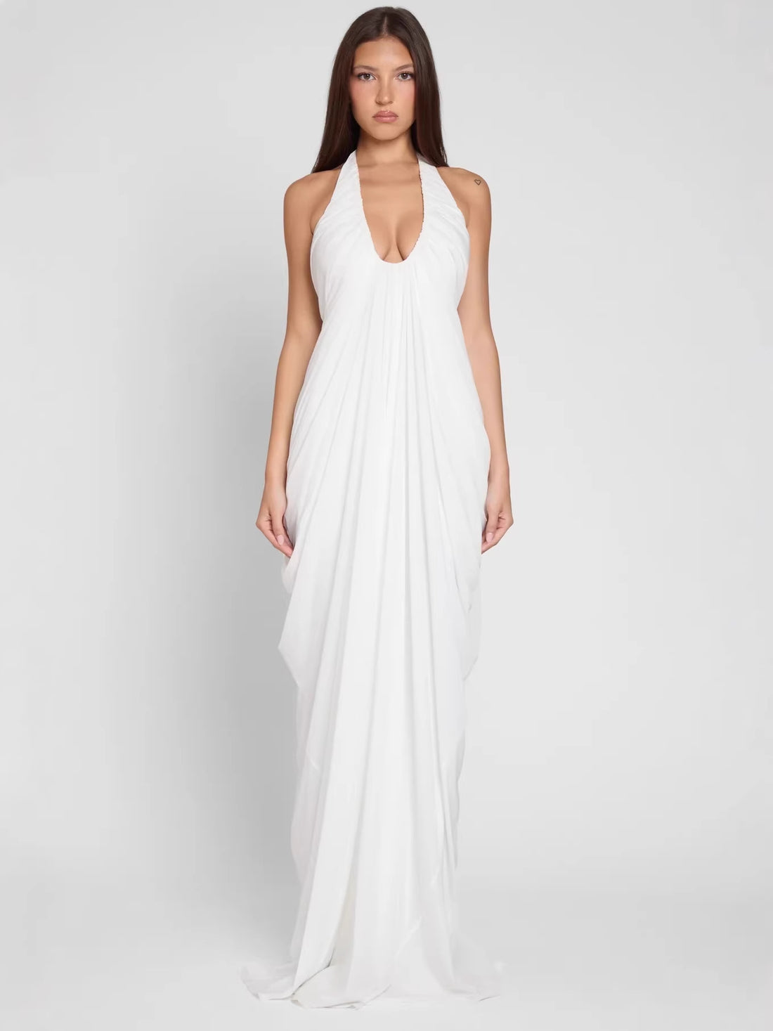 Damen Elegantes Maxikleid mit tiefem V-Ausschnitt und fließendem Drapé – Valéora