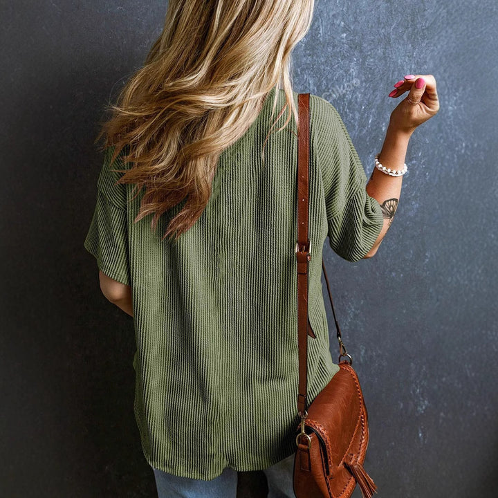 Damen Lässiges Rippstrick Oversize T-Shirt mit V-Ausschnitt und Brusttasche Echo Archiv