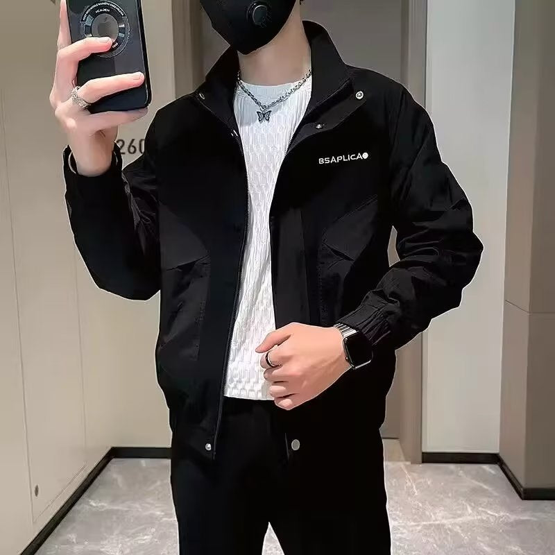 Herren modische Übergangsjacke mit innovativem Schnitt und vielseitigen Taschen Echoarchiv