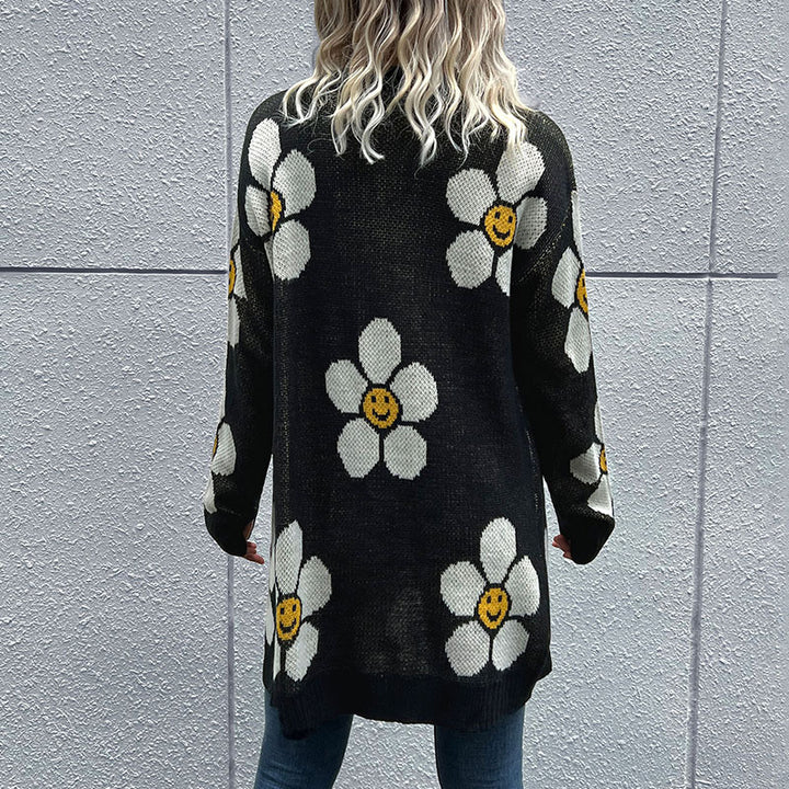 Damen Oversize-Strickcardigan mit Margeriten-Intarsien, V‑Ausschnitt und Knopfleiste – Veloura