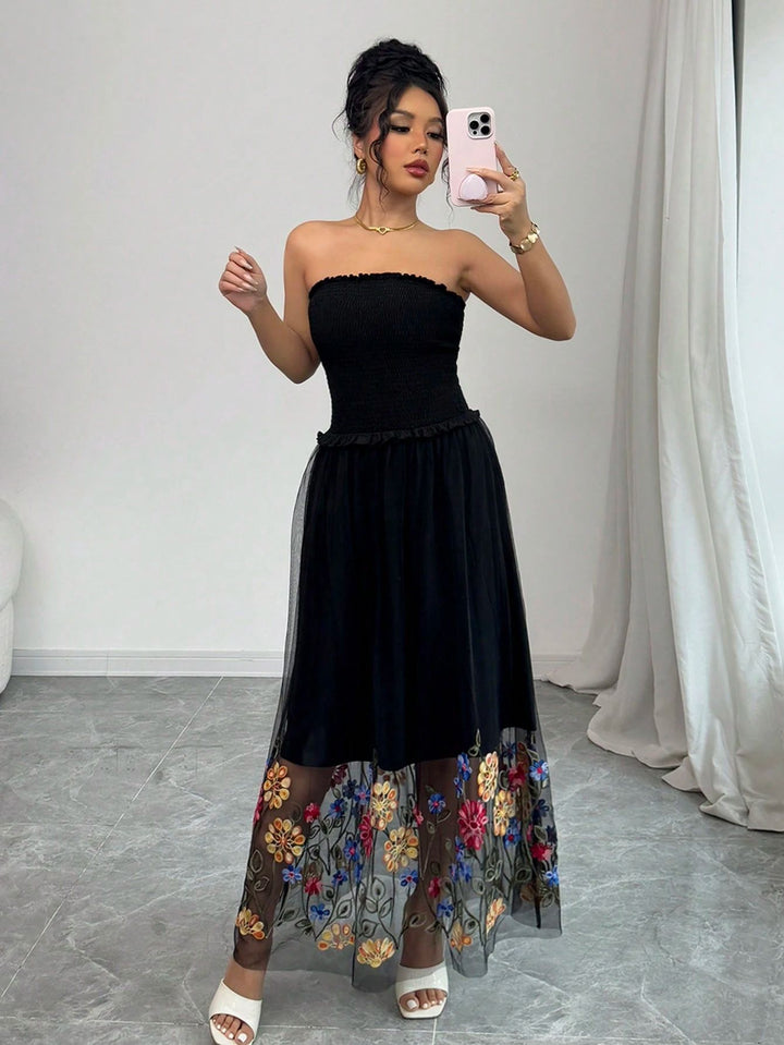 Damen nan schulterfreies Midikleid mit Smok-Oberteil und besticktem Tüllrock Echo Archiv