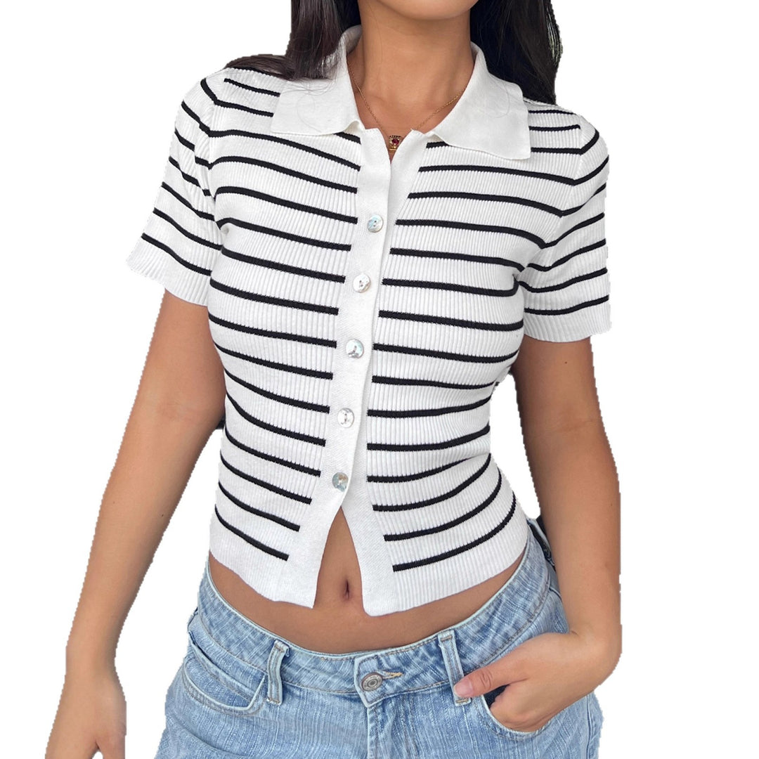 Damen Kurzarmshirt mit klassischem Polokragen und gestreiftem Design Echo Archiv