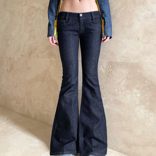 Damen Flared-Jeans mit stark ausgestelltem Schlag und figurbetonter Hüftpassform Echo Archiv