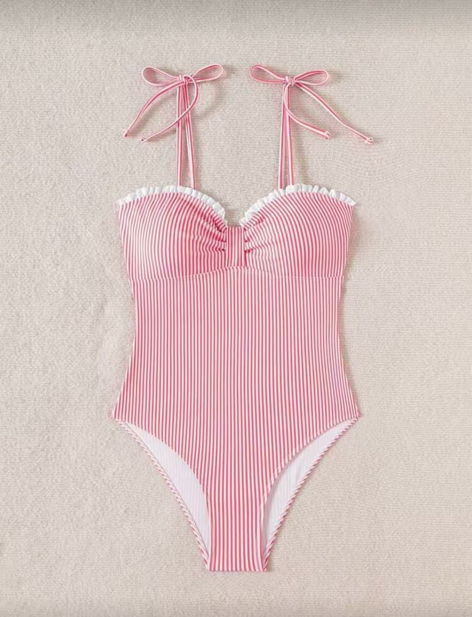 Damen Einteiliges Badeoutfit mit eleganten Raffungen Echo Archiv