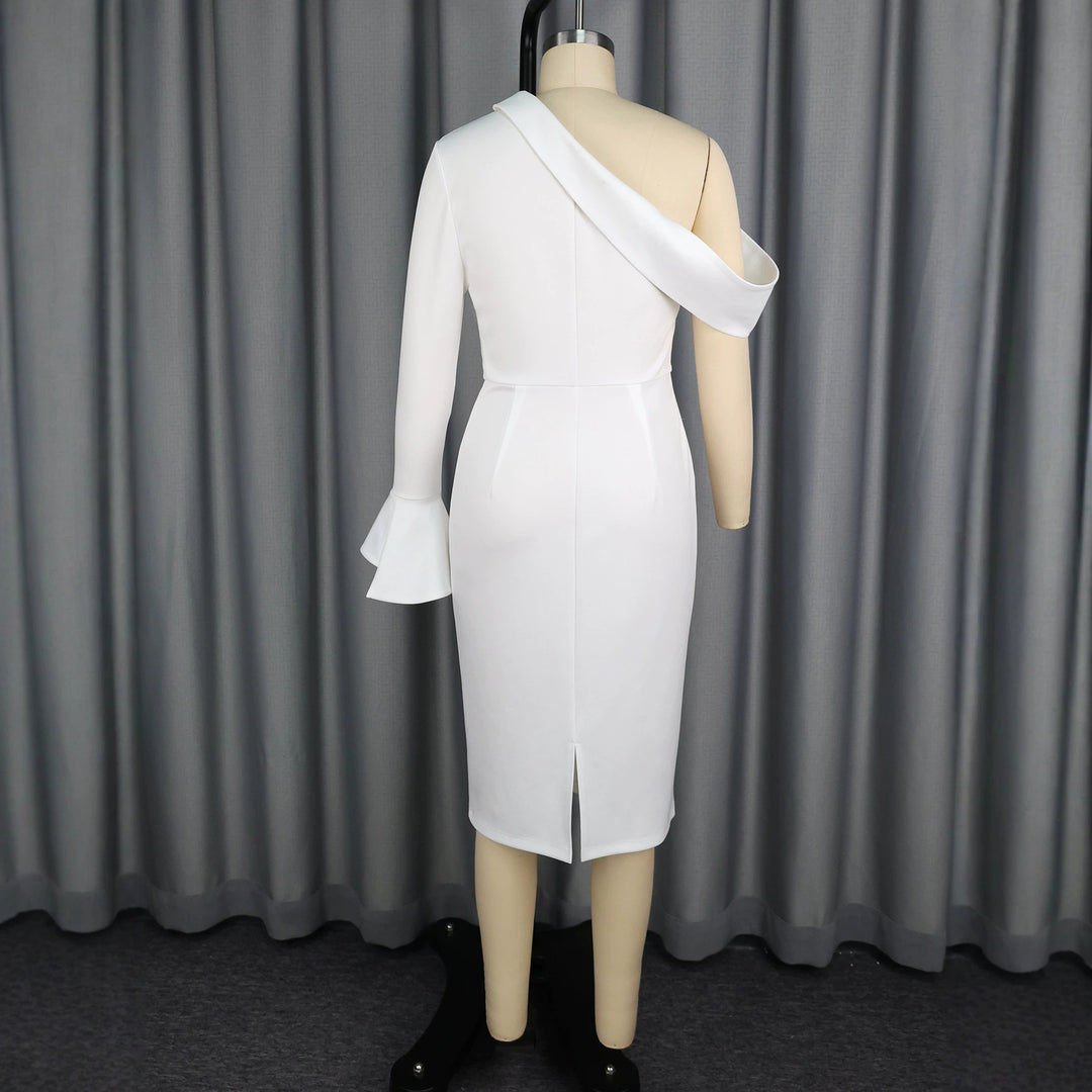 Damen elegantes One-Shoulder Kleid mit dekorativen Knopfdetails Echo Archiv