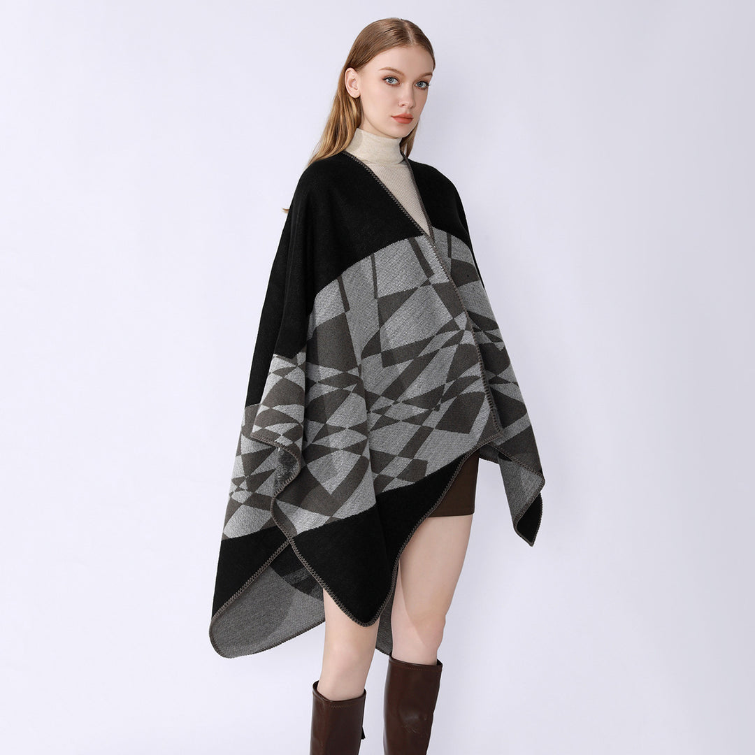 Damen Großer Strickponcho im Cape‑Schnitt mit Ziernaht und geometrischem Intarsia – Veloura