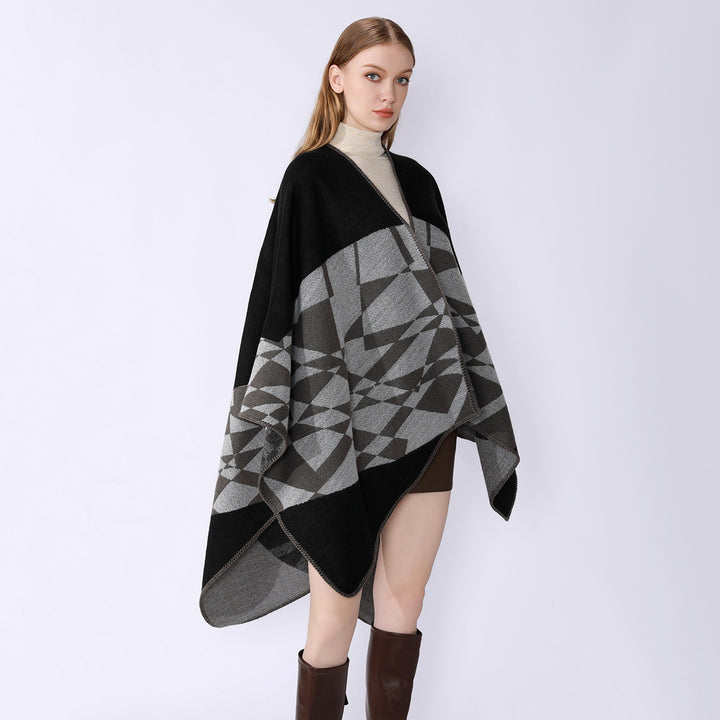 Damen Großer Strickponcho im Cape‑Schnitt mit Ziernaht und geometrischem Intarsia – Veloura