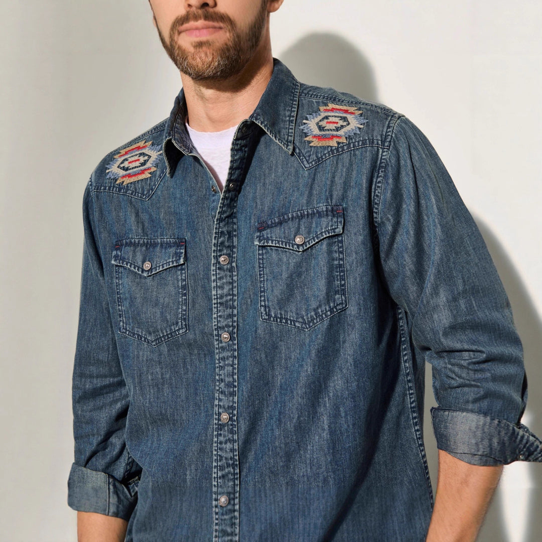 Herren Jeanshemden mit attraktivem Stickdesign Echoarchiv