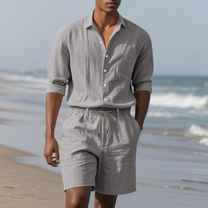 Herren lässiges Strandoutfit mit Hemd und Shorts Echoarchiv