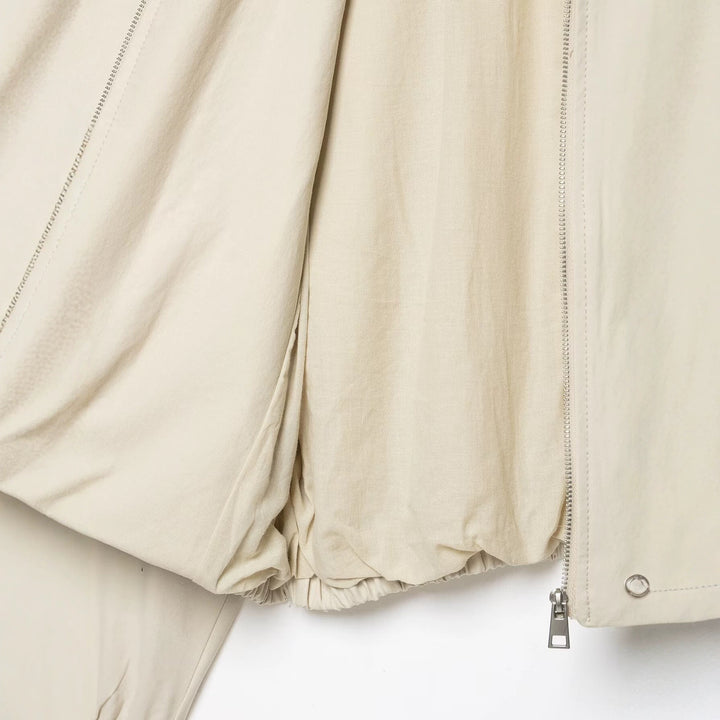 Damen Cropped-Bomberjacke im Boxy‑Schnitt mit Stehkragen, elastischem Saum und Kontrastpaspel Echoarchiv